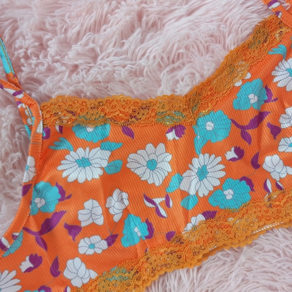 ROMWE Other - 💥Retro flower power print lace trimmed crop top/bralette!  Nwt! Discontinued!